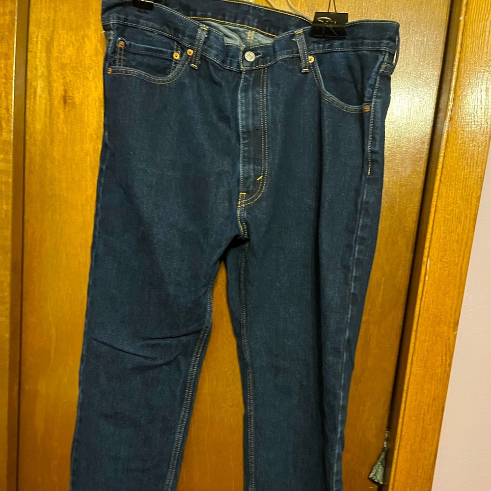 Men’s Levi’s 505 40x30. Like new.  My husband has lost weight !